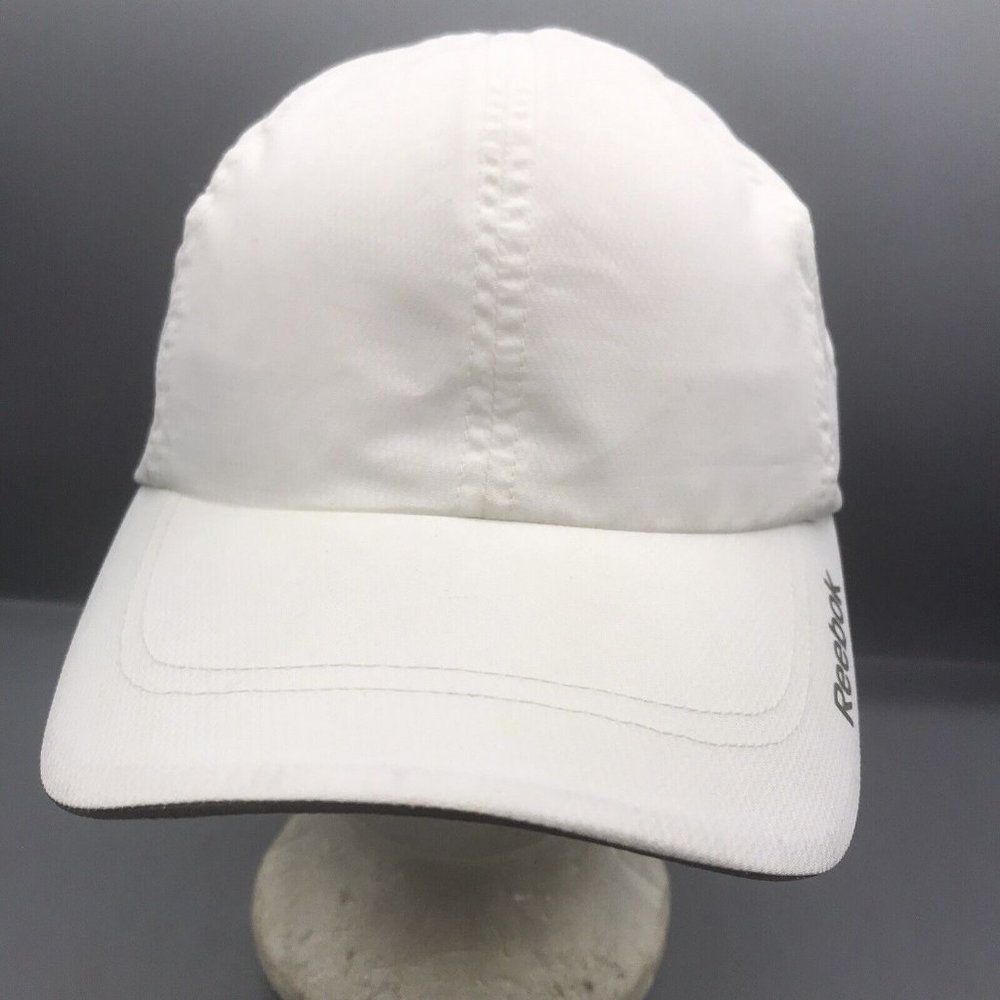 Reebok Plain White Performance Lightweight Runners Bikers Gym Play Dry Hat/Cap